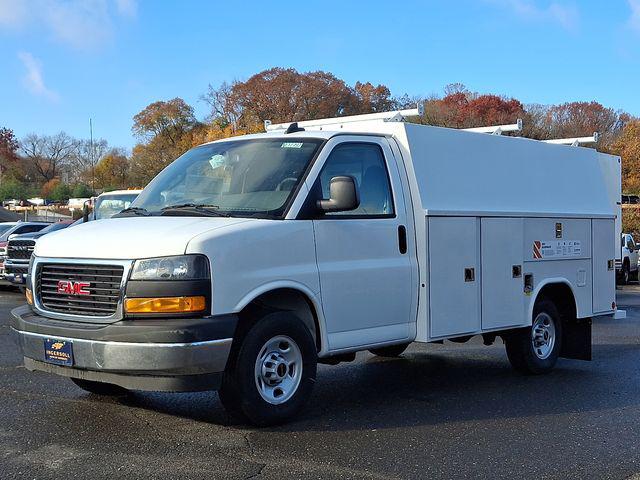 2025 GMC Savana Cutaway Work Van