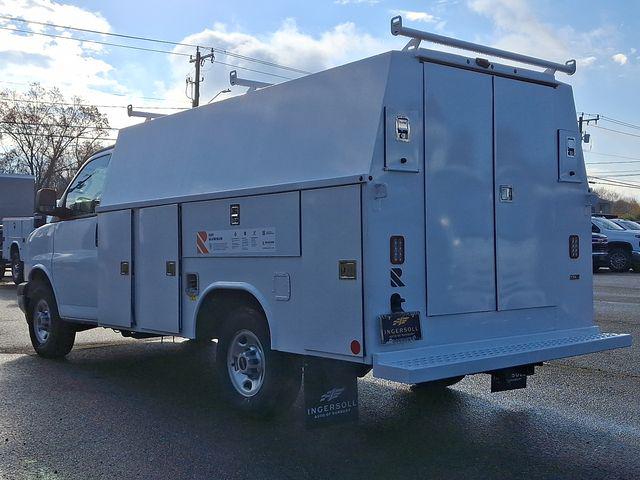 2025 GMC Savana Cutaway Work Van