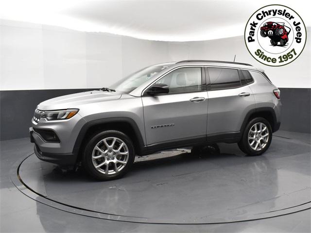 2022 Jeep Compass Latitude Lux 4x4 2022 Jeep Compass Latitude Lux 4x4