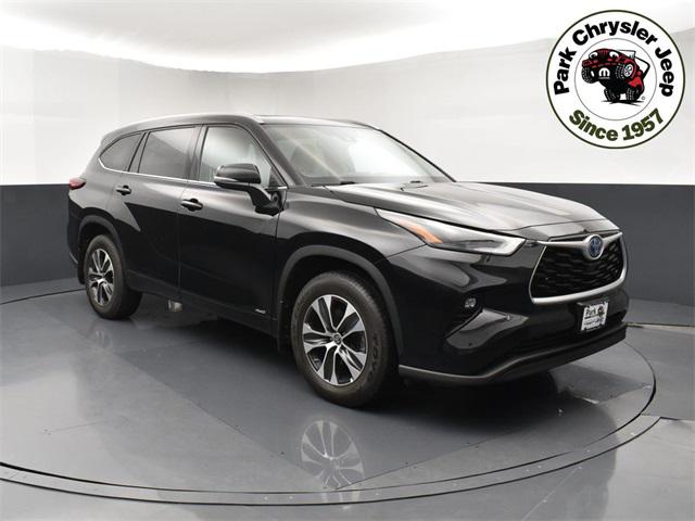 2022 Toyota Highlander Hybrid XLE