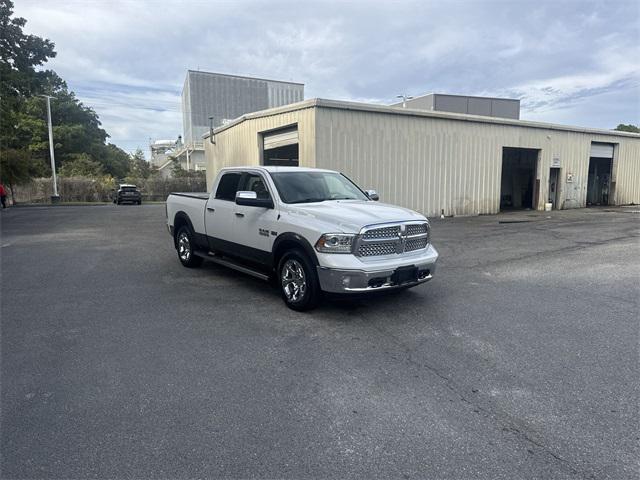 2017 RAM 1500 Laramie Crew Cab 4x4 64 Box