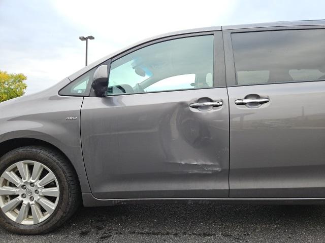 2017 Toyota Sienna XLE Premium 7 Passenger 2017 Toyota Sienna XLE Premium 7 Passenger