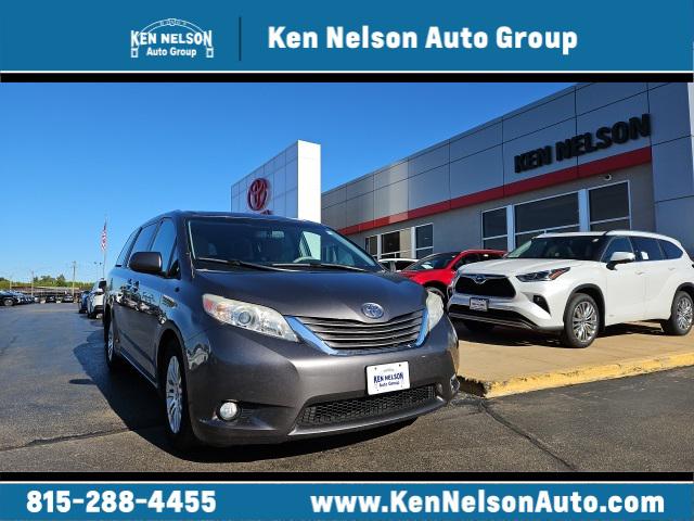 2013 Toyota Sienna XLE V6 8 Passenger 2013 Toyota Sienna XLE V6 8 Passenger