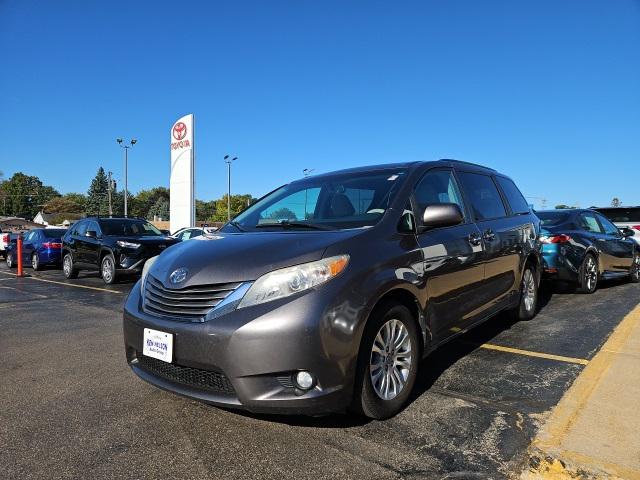 2013 Toyota Sienna XLE V6 8 Passenger 2013 Toyota Sienna XLE V6 8 Passenger