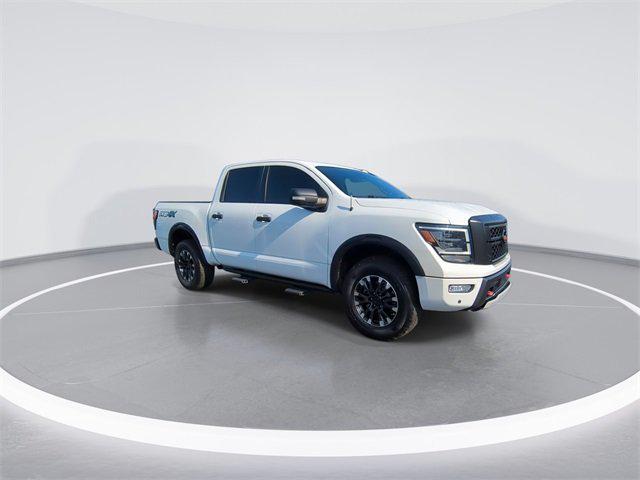 2021 Nissan TITAN Crew Cab PRO-4X 4x4 2021 Nissan TITAN Crew Cab PRO-4X 4x4