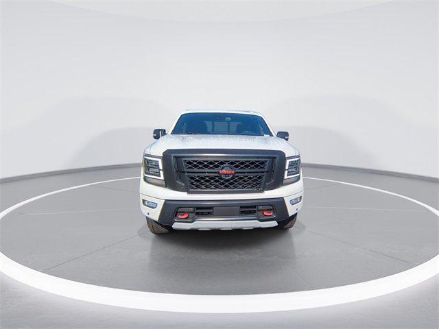 2021 Nissan TITAN Crew Cab PRO-4X 4x4 2021 Nissan TITAN Crew Cab PRO-4X 4x4