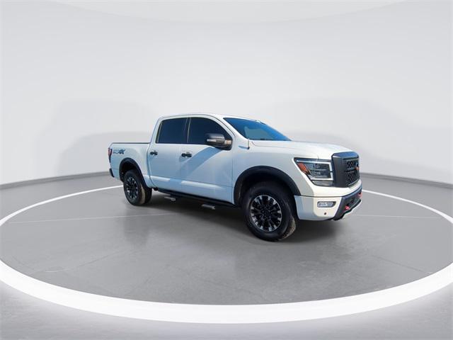 2021 Nissan TITAN Crew Cab PRO-4X 4x4 2021 Nissan TITAN Crew Cab PRO-4X 4x4