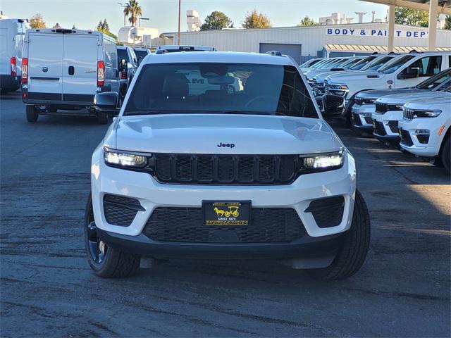 2023 Jeep Grand Cherokee Altitude 4x4 2023 Jeep Grand Cherokee Altitude 4x4