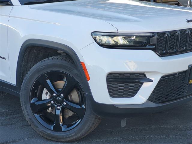 2023 Jeep Grand Cherokee Altitude 4x4 2023 Jeep Grand Cherokee Altitude 4x4