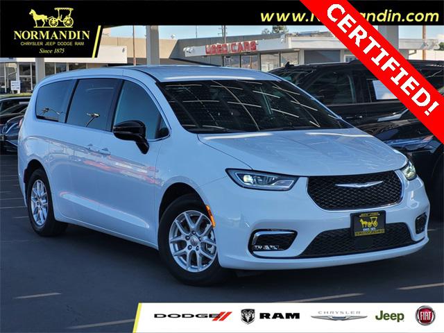 2025 Chrysler Pacifica Select