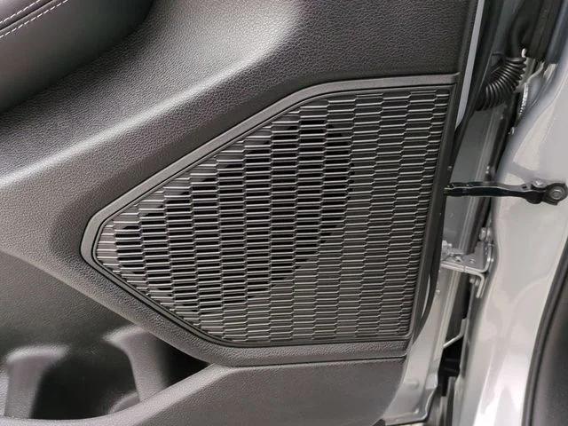 New 2025 Silver Zynith Exterior Paint Jeep Altitude X image 15