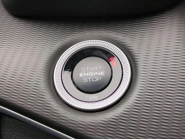 New 2025 Silver Zynith Exterior Paint Jeep Altitude X image 22