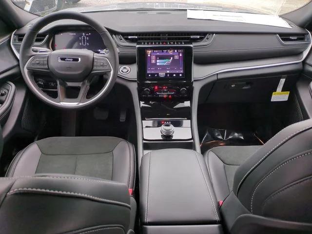 New 2025 Silver Zynith Exterior Paint Jeep Altitude X image 32