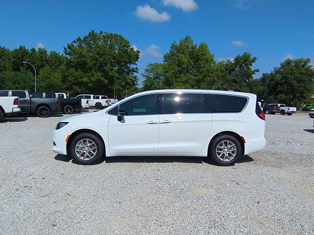 2025 Chrysler Voyager VOYAGER LX