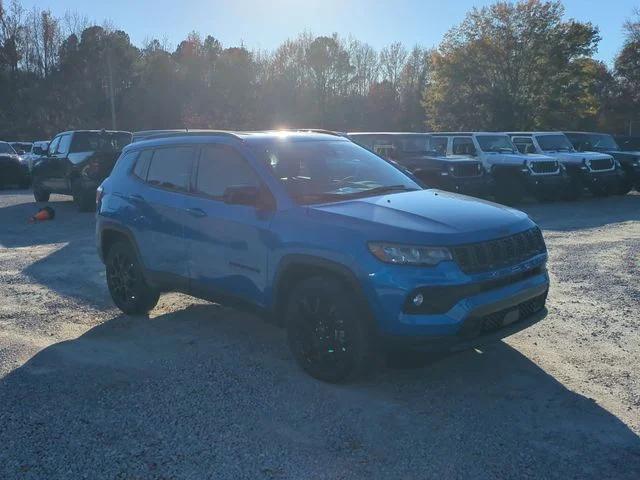 New 2026 Hydro Blue Pearl-Coat Exterior Paint Jeep Latitude image 7