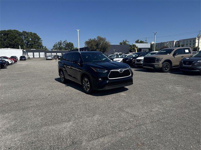 2022 Toyota Highlander XLE 2022 Toyota Highlander XLE