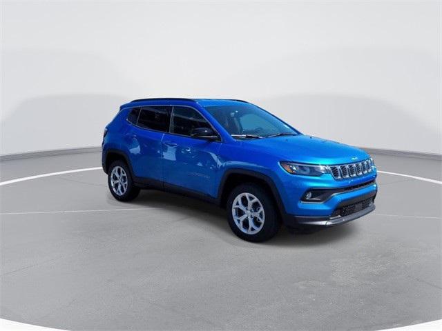2024 Jeep Compass COMPASS LATITUDE 4X4
