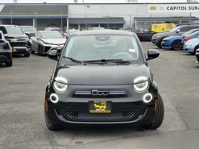 2025 Fiat FIAT 500e 500e ICONA 2025 Fiat FIAT 500e 500e ICONA