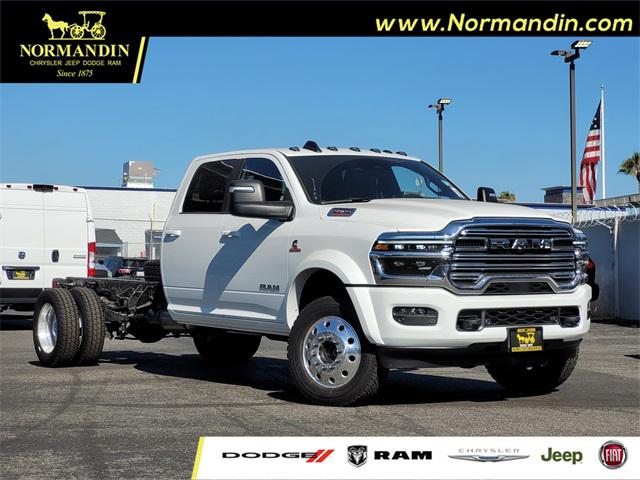 2025 RAM Ram 5500 Chassis Cab RAM 5500 BIG HORN CHASSIS CREW CAB 4X4 84 CA