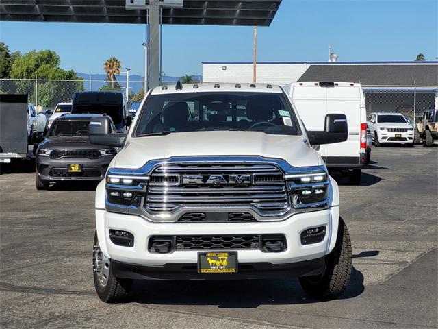 2025 RAM Ram 5500 Chassis Cab RAM 5500 BIG HORN CHASSIS CREW CAB 4X4 84 CA