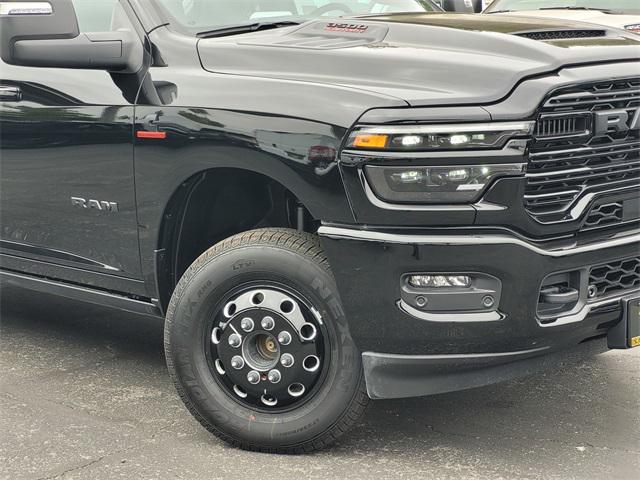 2025 RAM Ram 3500 RAM 3500 LARAMIE MEGA CAB 4X4 64 BOX