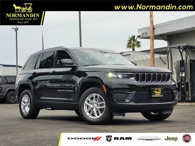 2025 Jeep Grand Cherokee GRAND CHEROKEE LAREDO X 4X4
