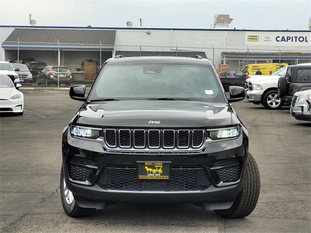 2025 Jeep Grand Cherokee GRAND CHEROKEE LAREDO X 4X4