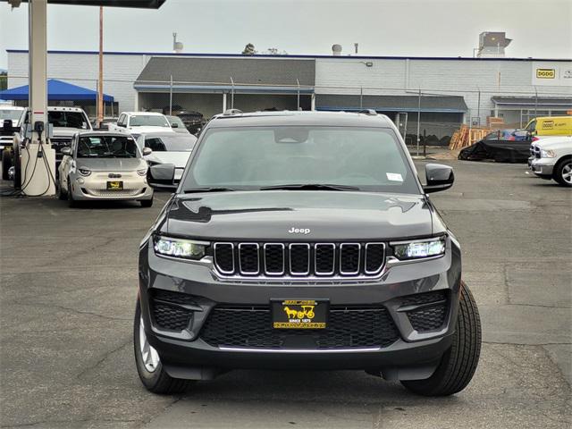 2025 Jeep Grand Cherokee GRAND CHEROKEE LAREDO X 4X4