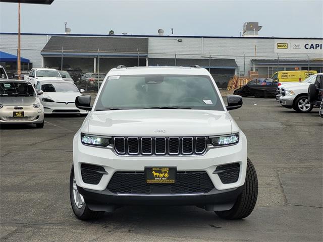 2025 Jeep Grand Cherokee GRAND CHEROKEE LAREDO X 4X4