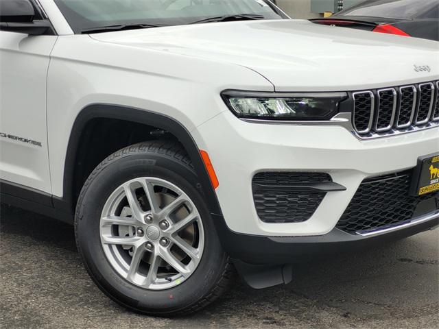 2025 Jeep Grand Cherokee GRAND CHEROKEE LAREDO X 4X4