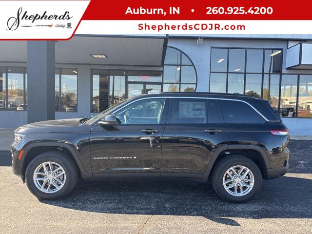 2025 Jeep Grand Cherokee GRAND CHEROKEE LAREDO X 4X4 2025 Jeep Grand Cherokee GRAND CHEROKEE LAREDO X 4X4