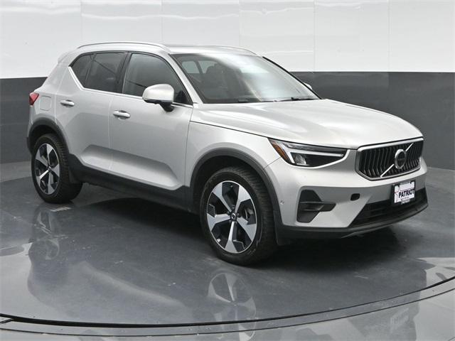 2024 Volvo XC40 B5 Plus Bright Theme