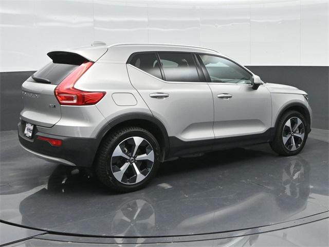 2024 Volvo XC40 B5 Plus Bright Theme