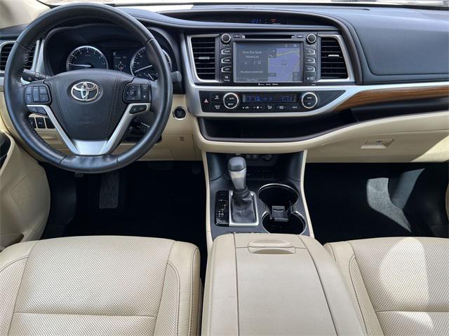 2017 Toyota Highlander 