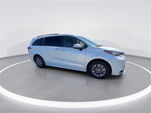 2023 Toyota Sienna XLE 2023 Toyota Sienna XLE