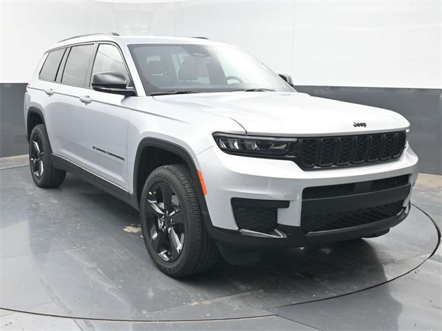 2025 Jeep Grand Cherokee GRAND CHEROKEE L ALTITUDE 4X4