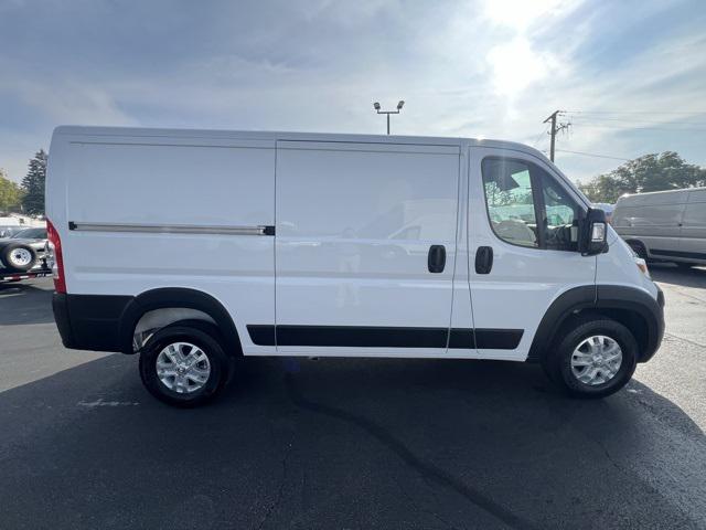 2025 RAM ProMaster 1500 Cargo Van SLT Low Roof 136 WB