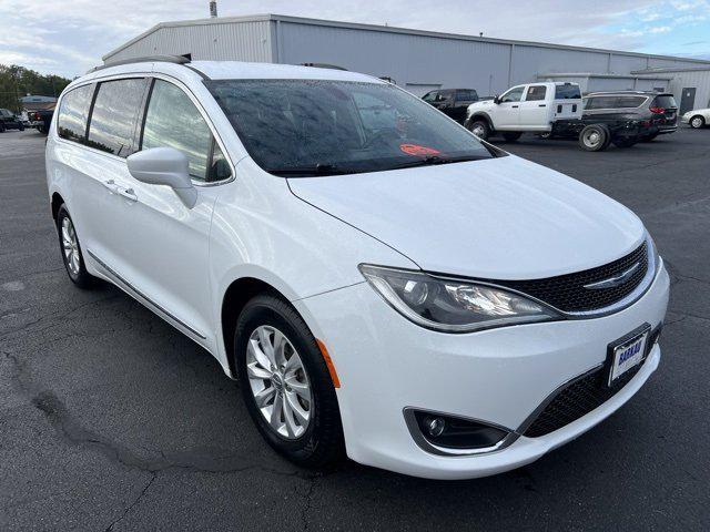 2017 Chrysler Pacifica Touring-L 2017 Chrysler Pacifica Touring-L
