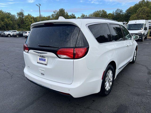2017 Chrysler Pacifica Touring-L 2017 Chrysler Pacifica Touring-L