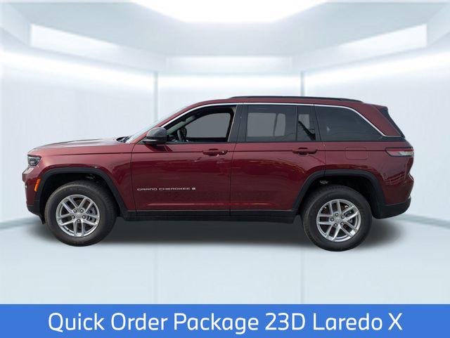2025 Jeep Grand Cherokee GRAND CHEROKEE LAREDO X 4X4