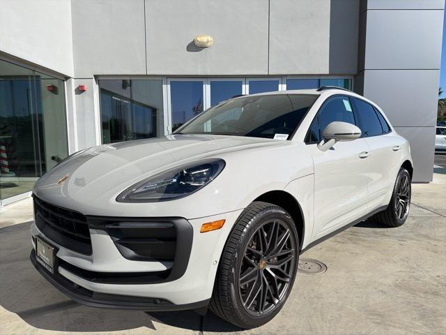 2022 Porsche Macan Base 2022 Porsche Macan Base