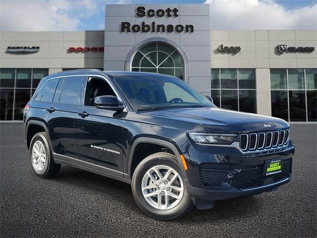 2025 Jeep Grand Cherokee GRAND CHEROKEE LAREDO X 4X4