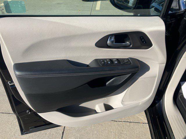 2024 Chrysler Pacifica Touring L 2024 Chrysler Pacifica Touring L