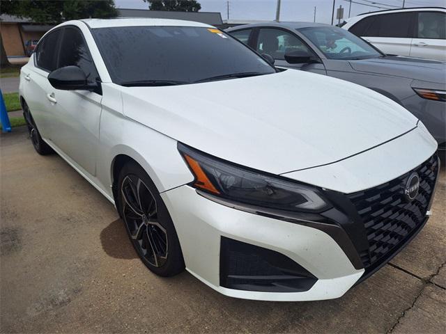 2023 Nissan Altima SR FWD