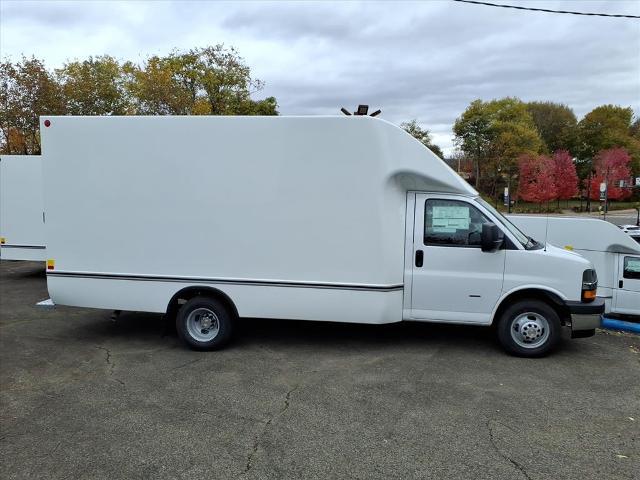 2025 Chevrolet Express Cutaway Work Van