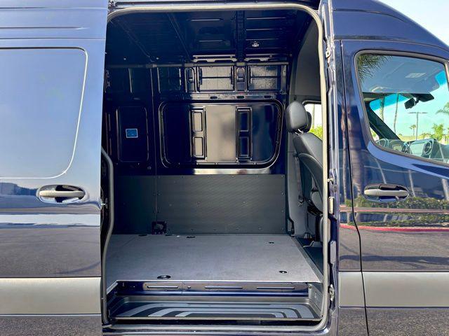 2025 Mercedes-Benz Sprinter 3500XD High Roof 4-Cyl Diesel HO