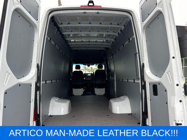 2025 Mercedes-Benz Sprinter 3500 High Roof 4-Cyl Diesel HO