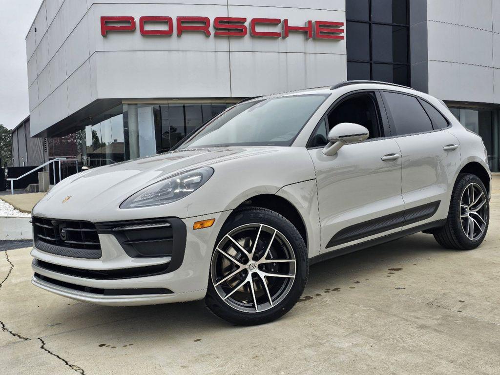 2025 Porsche Macan Base