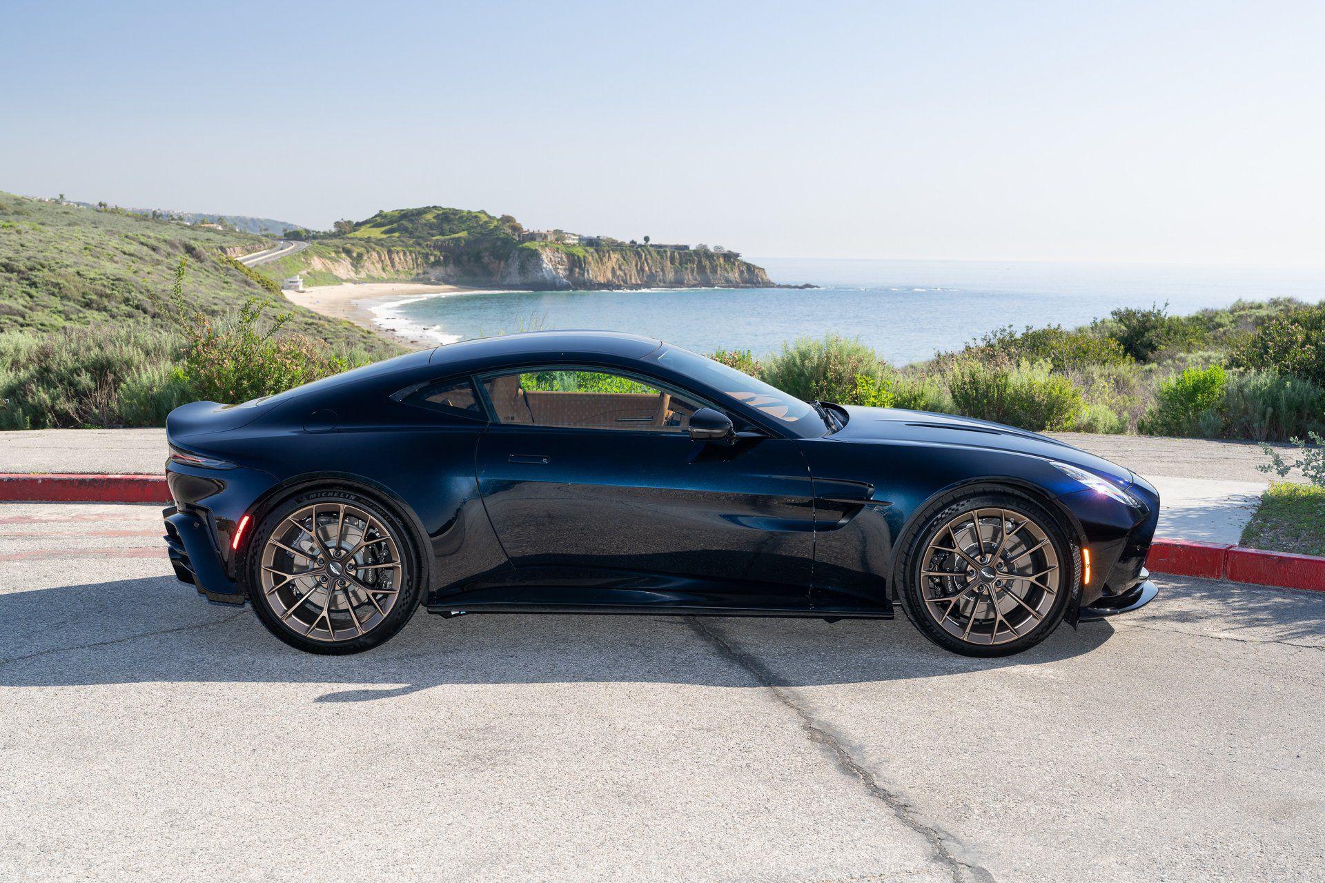 Aston Martin 2026 Vantage 