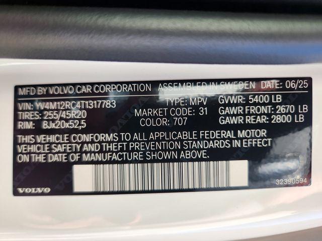 2026 Volvo XC60 B5 Plus